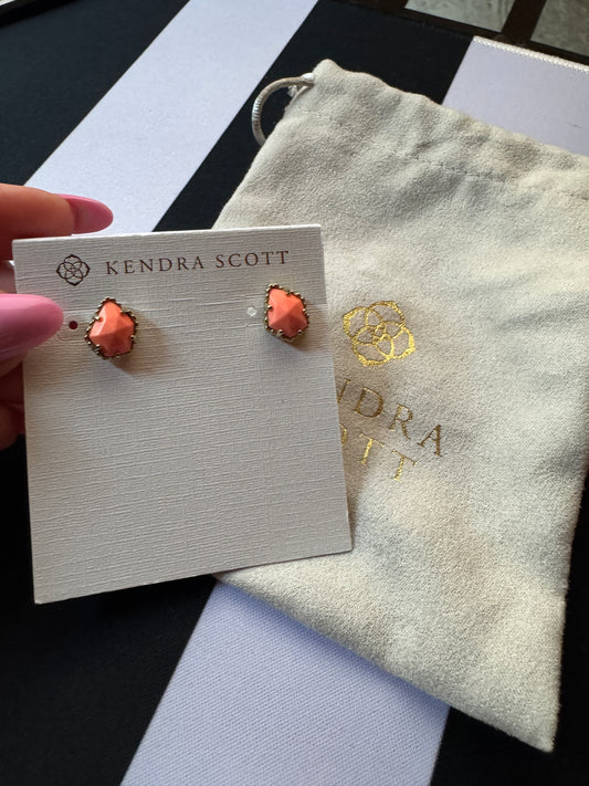 Coral small earrings